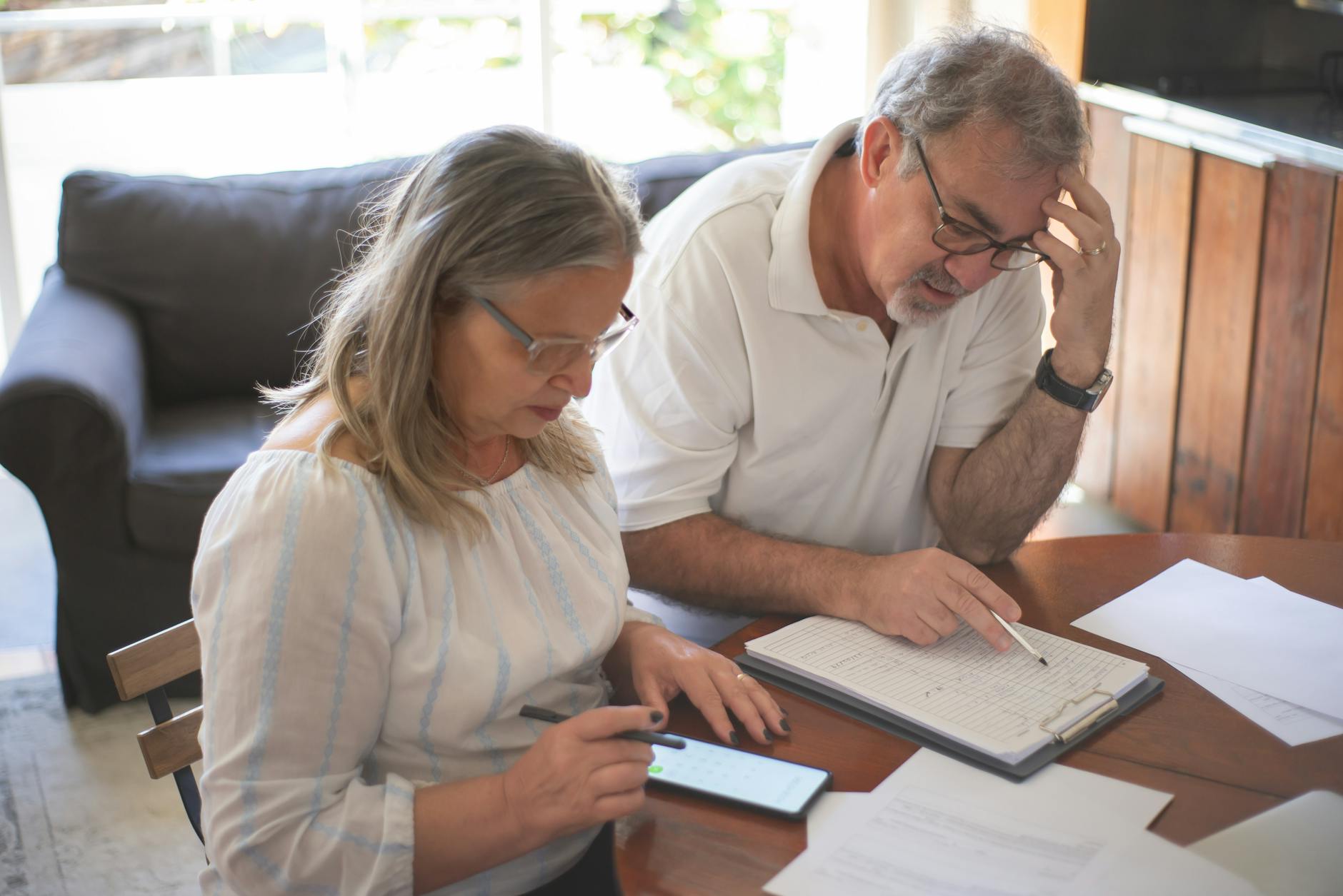 A Houston retiree comparing Medigap Plan G and Plan N premiums and copays with a calculator